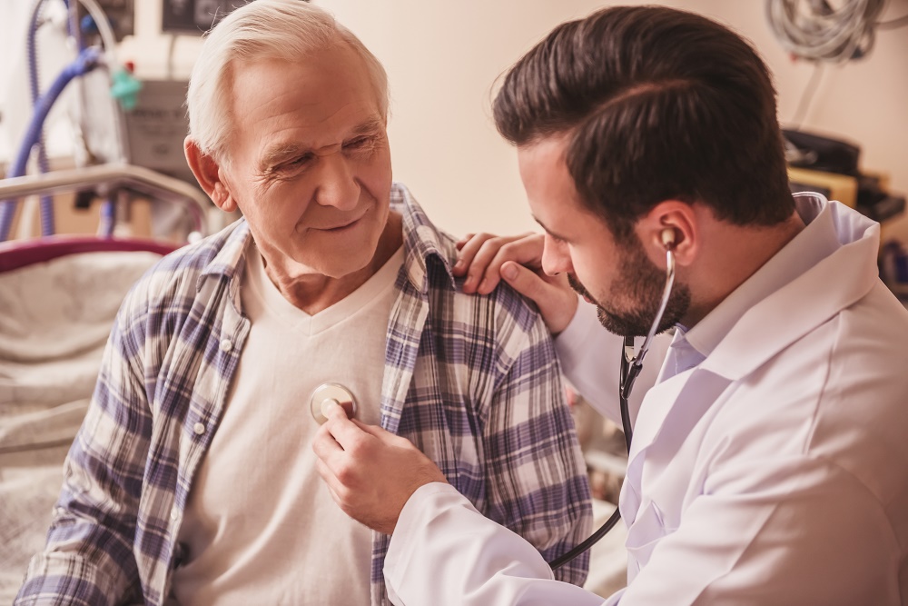 Souscrire une mutuelle seniors moins cher : astuces pour mieux choisir
